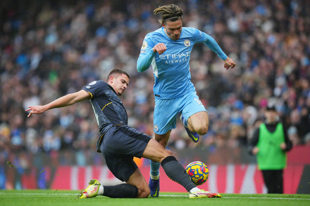 利物浦常规赛小胜曼城，郭艾伦砍下35记关键球，全场沸腾的简单介绍